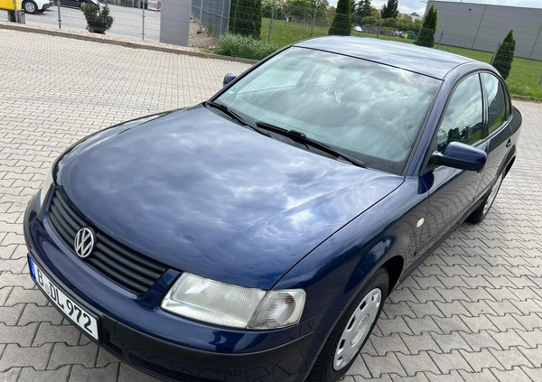 Volkswagen Passat cena 3500 przebieg: 188161, rok produkcji 2000 z Świdnica małe 301